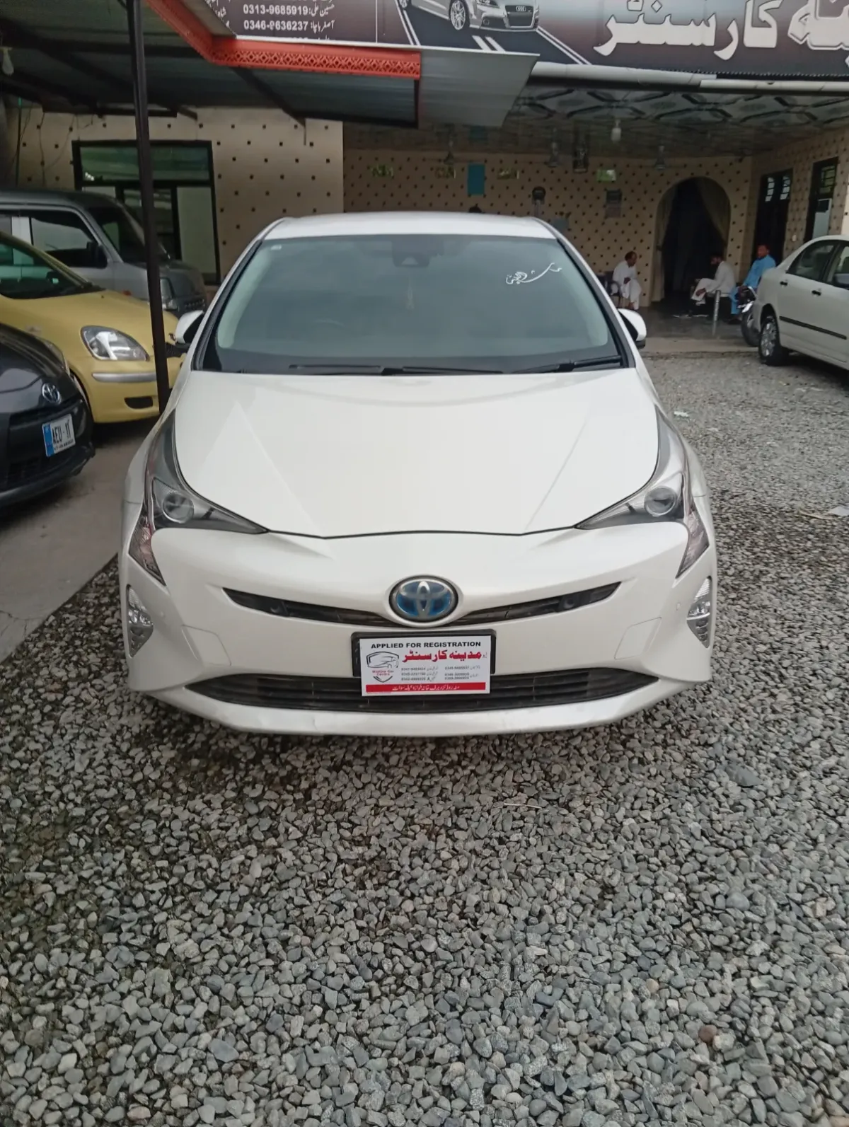 Toyota Prius 2017 — photo 1