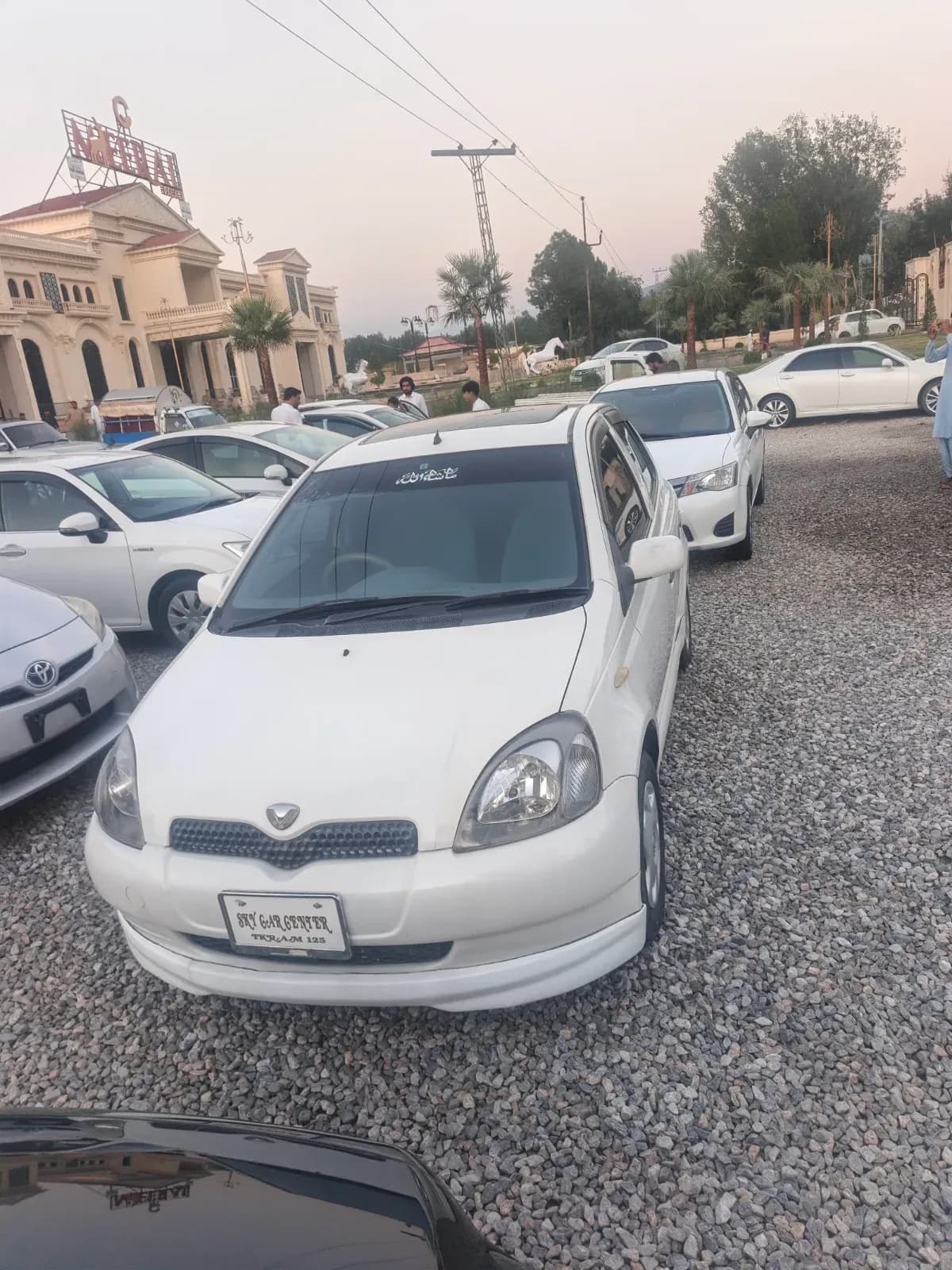 Toyota Vitz 2000 — photo 1