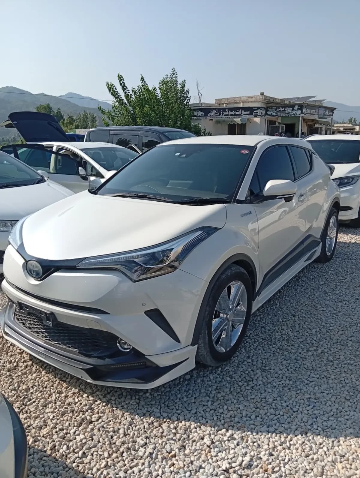 Toyota C-HR hybrid 2014 — photo 1