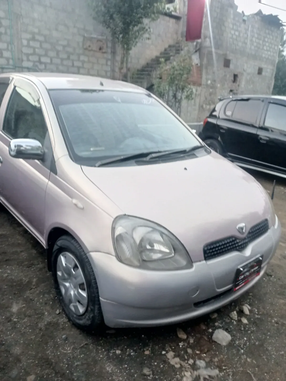 Toyota Vitz 2000 — photo 1