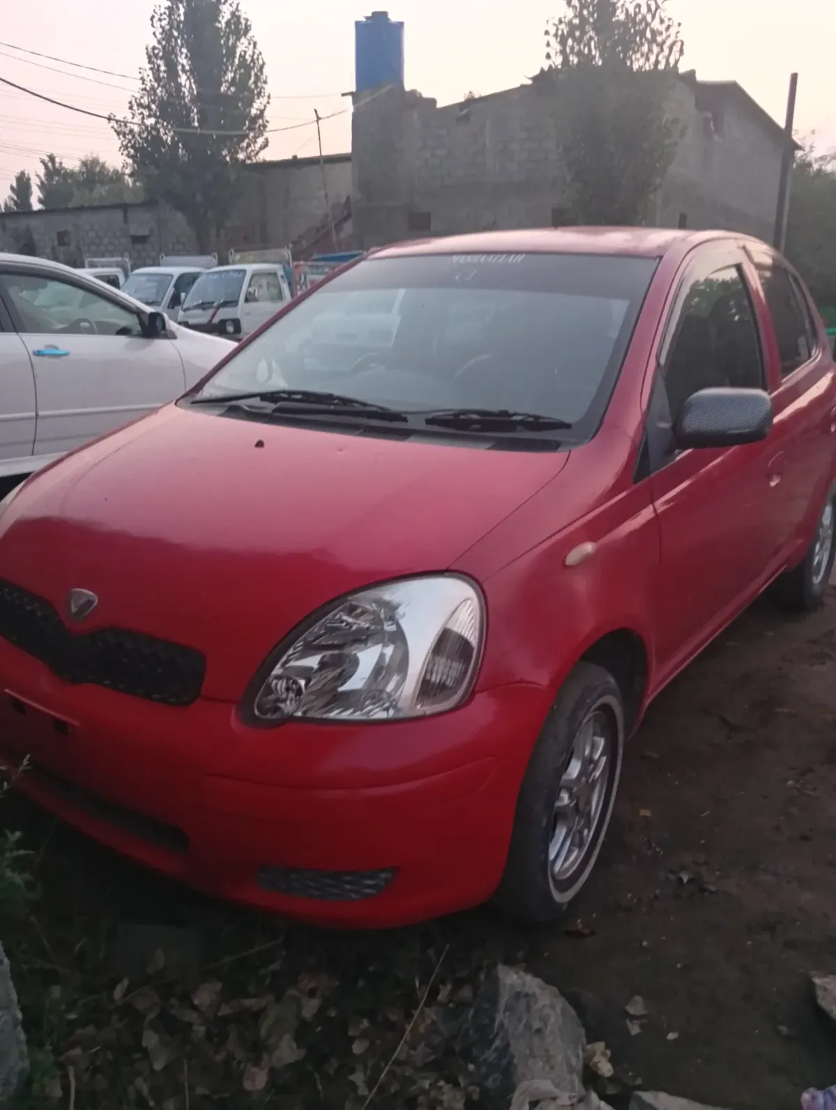 Toyota Corolla Vitz 2004 — photo 1